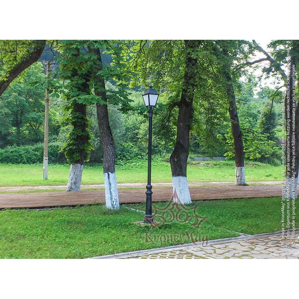 Traditional Lamp Post VILLA1 KroneMag